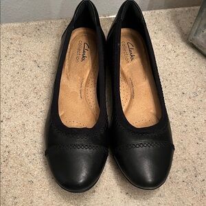 Clarks Women's Black Leather Flats